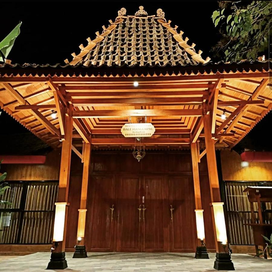 Kampung Lawasan Heritage Cottage Maguwo Exteriör bild