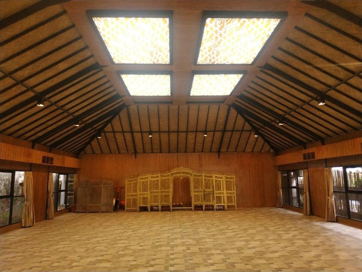 Kampung Lawasan Heritage Cottage Maguwo Exteriör bild