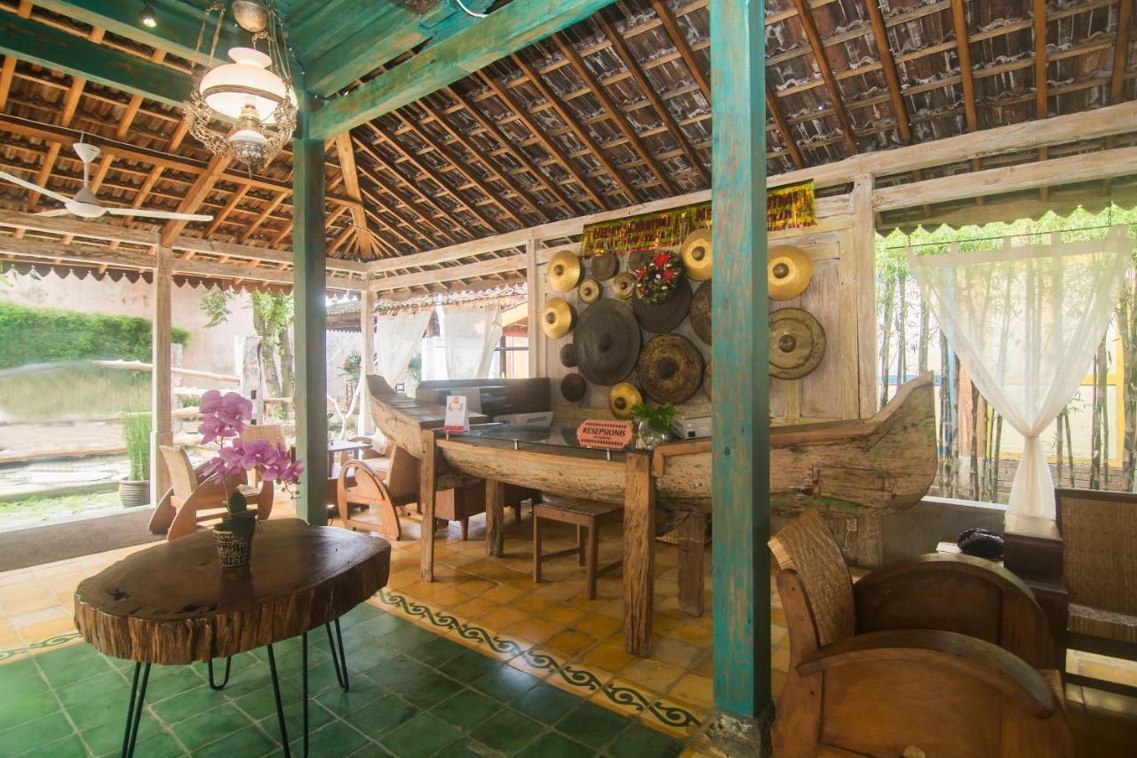 Kampung Lawasan Heritage Cottage Maguwo Exteriör bild