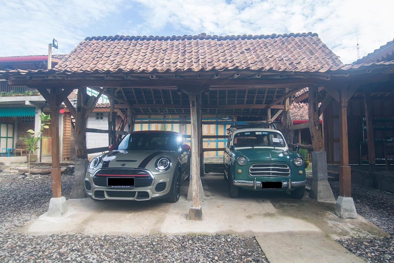 Kampung Lawasan Heritage Cottage Maguwo Exteriör bild