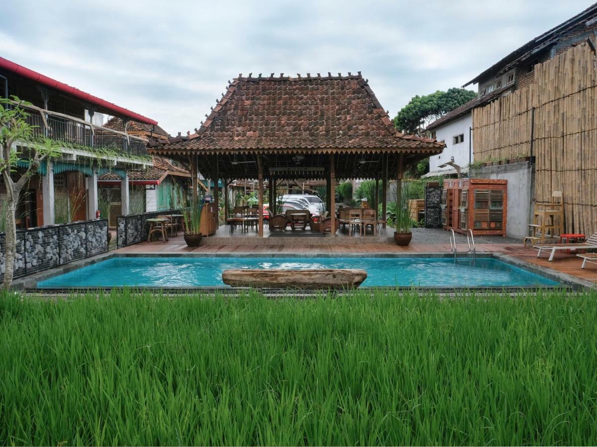 Kampung Lawasan Heritage Cottage Maguwo Exteriör bild